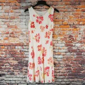 Petite Sophisticate dress size 4